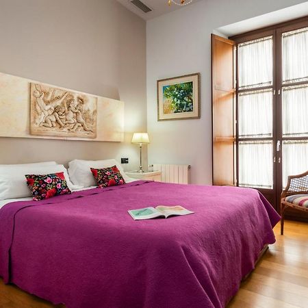 Cathedral Apartment, First Floor セビリア エクステリア 写真